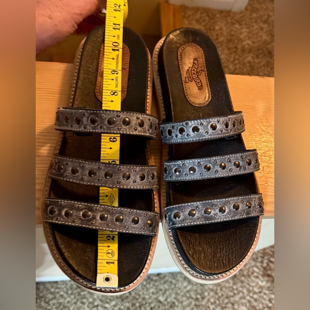 FREEBIRD Florence Studded Leather Sandals Size 10 NWOT Never Worn - Picture 2 of 9